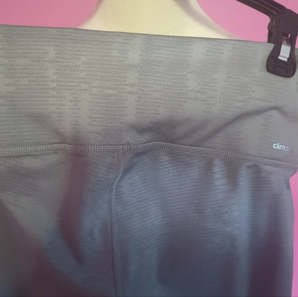 Adidas ladies gray climalite Capri pants (Size Small) - Picture 5 of 7